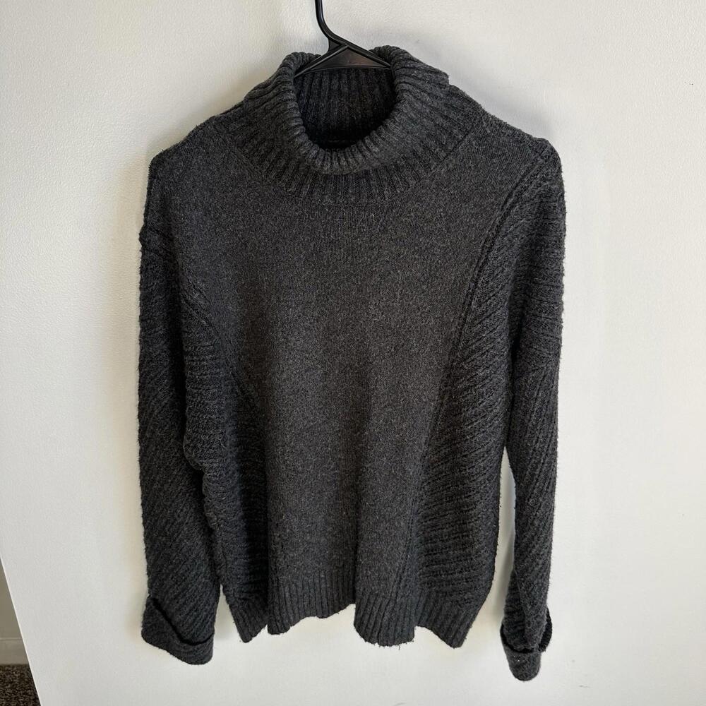 Design 365 Women’s Gray Turtleneck Sweater Size XL Pre Owned